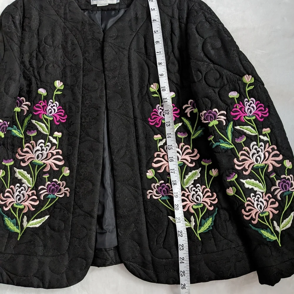 Stunning Garfield & Marks Black Quilted Floral Embroidery Open Jacket - Picture 8 of 13